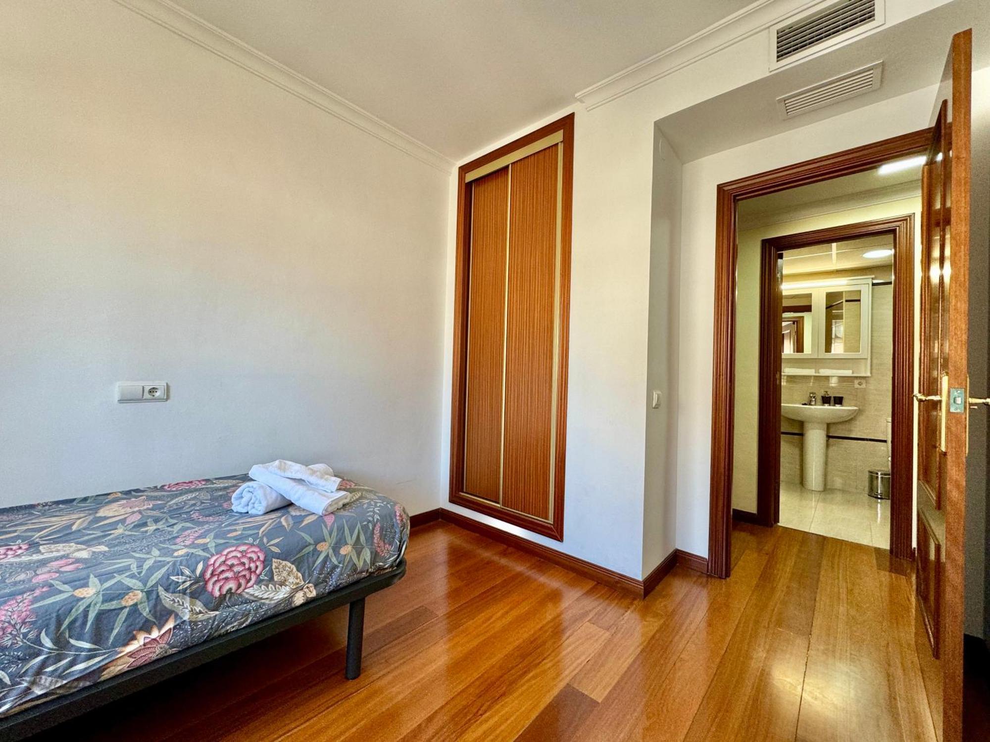 Lujoso Piso Centro Aparcamiento Privado, Terraza & Ac Apartment Malaga Exterior photo